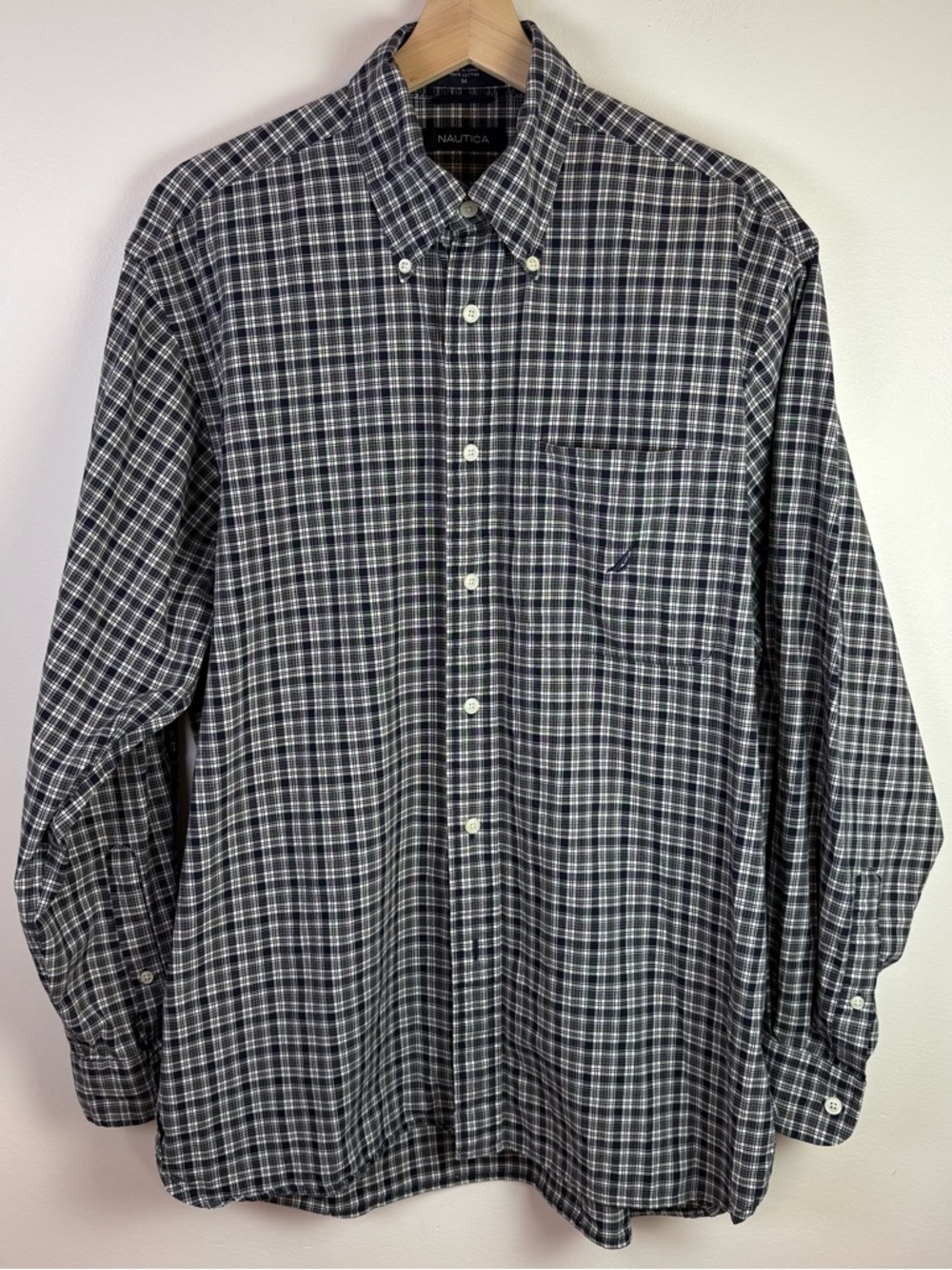 Nautica Men’s Navy Black White Plaid Pattern Button Down Shirt, Size Medium